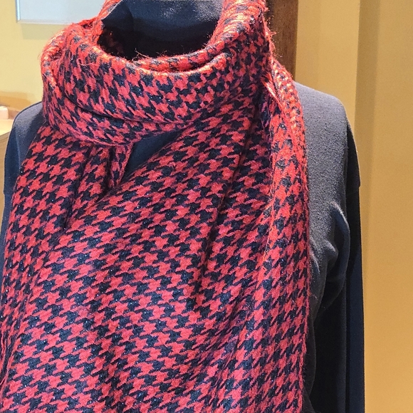 Red & black houndstooth Unisex Large Scarf | Soft & Warm, Cozy Winter Shawl | - Picture 10 of 16